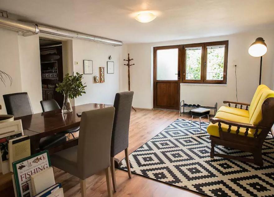 Mediterranean Family Design Ізола Екстер'єр фото